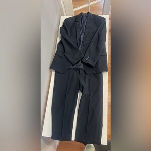Can Heusen Boys blue suit - size 14